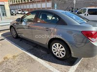 Usado Chevrolet Cruze LS 125 CV (91 kW) 2010 Gris / plata Berlina