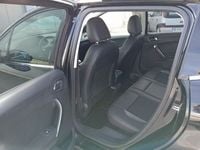 Usado Peugeot 2008 Allure 115 CV (84 kW) 2015 Negro SUV