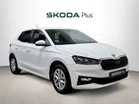 Usado Skoda Fabia Selection 95 CV (69 kW) 2024 Blanco Utilitario