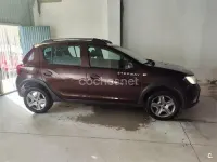Usado Dacia Sandero Stepway 90 CV (66 kW) 2017 Granate Berlina