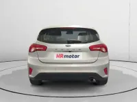 Usado Ford Focus Trend 101 CV (74 kW) 2021 Gris Utilitario