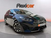 Usado Kia Ceed 141 CV (103 kW) 2025 Negro Utilitario