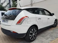 Usado Lancia Delta 120 CV (88 kW) 2010 Blanco Utilitario