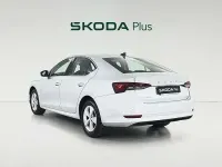 Usado Skoda Octavia Ambition 150 CV (110 kW) 2022 Gris plata Utilitario