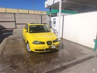 Usado Seat Ibiza Reference 100 CV (73 kW) 2005 Amarillo Utilitario