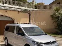 Usado VW Caddy Maxi California 122 CV (89 kW) 2021 Gris / plata Monovolumen
