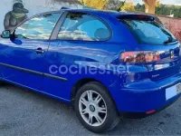 Usado Seat Ibiza Stella 100 CV (73 kW) 2003 Azul Utilitario