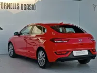 Usado Hyundai i30 120 CV (88 kW) 2018 Rojo