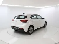 Usado Kia Rio 101 CV (74 kW) 2022 Blanco Utilitario