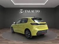 Usado Peugeot 208 Active 102 CV (75 kW) 2024 Dorado Utilitario