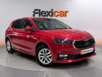 Usado Skoda Fabia Selection 116 CV (85 kW) 2025 Rojo Utilitario