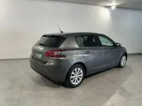 Usado Peugeot 308 Style 130 CV (95 kW) 2019 Gris / plata Berlina