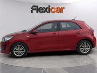 Usado Kia Rio 84 CV (61 kW) 2022 Rojo Berlina