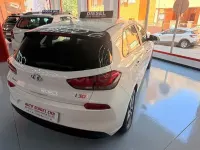 Usado Hyundai i30 GO! 95 CV (69 kW) 2020 Blanco Berlina