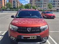 Używany Dacia Sandero 90 KM (66 kW) 2018 Czerwony Sedan/Limuzyna