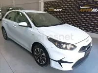 Usado Kia Ceed 100 CV (73 kW) 2025 Blanco Utilitario