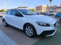 Usado Volvo V40 CC Momentum 150 CV (110 kW) 2015 Blanco Familiar