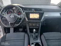 Usado VW Touran Advance 150 CV (110 kW) 2023 Gris / plata Monovolumen