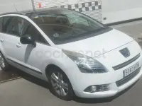 Usado Peugeot 5008 Allure 115 CV (84 kW) 2013 Gris / plata Monovolumen