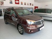 Usado Ssangyong (KGM) Rodius Limited 178 CV (130 kW) 2017 Granate Monovolumen