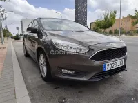 Usado Ford Focus Trend 125 CV (91 kW) 2017 Gris / plata Berlina