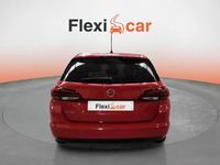 Usado Opel Astra Selective 111 CV (81 kW) 2019 Rojo Familiar