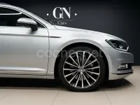 Usado VW Passat Sportline 190 CV (139 kW) 2019 Gris / plata Familiar