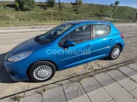 Usado Peugeot 207 70 CV (51 kW) 2012 Azul Berlina