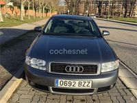 Usado Audi A4 130 CV (95 kW) 2002 Gris / plata Berlina