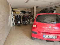 Usado Renault Twingo Dynamique 75 CV (55 kW) 2009 Rojo Utilitario