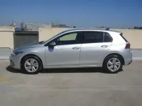 Usado VW Golf VIII Life 110 CV (80 kW) 2023 Gris / plata Berlina