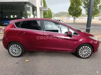 Usado Ford Fiesta Ghia 96 CV (70 kW) 2010 Granate Berlina