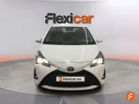 Usado Toyota Yaris Active 111 CV (81 kW) 2020 Blanco Utilitario