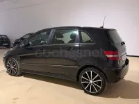 Usado Mercedes B200 136 CV (100 kW) 2012 Negro Monovolumen