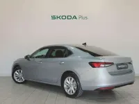 Usado Skoda Superb Selection 150 CV (110 kW) 2024 Gris Berlina