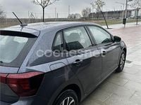Usado VW Polo Life 95 CV (69 kW) 2022 Azul Berlina