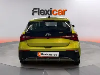 Usado Hyundai i20 101 CV (74 kW) 2024 Amarillo Utilitario