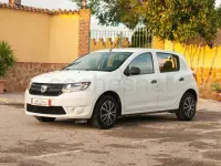Usado Dacia Sandero Ambiance 75 CV (55 kW) 2013 Blanco Berlina