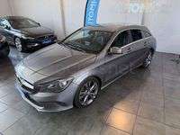 Usado Mercedes CLA220 Shooting Brake 177 CV (130 kW) 2017 Gris / plata Familiar