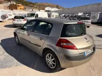 Usado Renault Mégane Authentique 106 CV (77 kW) 2006 Gris Utilitario