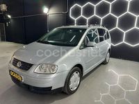 Usado VW Touran Highline 115 CV (84 kW) 2004 Gris / plata Monovolumen