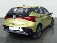 Usado Hyundai i20 101 CV (74 kW) 2024 Verde Utilitario