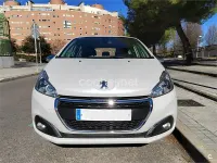 Usado Peugeot 208 Allure 82 CV (60 kW) 2016 Blanco Utilitario
