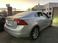 Usado Volvo S60 Kinetic 136 CV (100 kW) 2015 Gris / plata Berlina