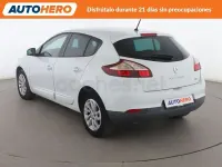 Usado Renault Mégane LIMITED 115 CV (84 kW) 2015 Blanco Berlina