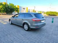 Usado Ford Mondeo Ghia 145 CV (106 kW) 2007 Beige Familiar