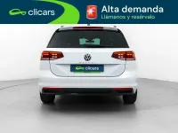 Usado VW Passat Executive 122 CV (89 kW) 2023 Blanco Familiar
