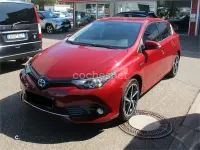 Usado Toyota Auris Hybrid Active 136 CV (100 kW) 2018 Rojo Berlina