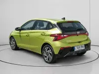 Usado Hyundai i20 101 CV (74 kW) 2024 Verde Utilitario
