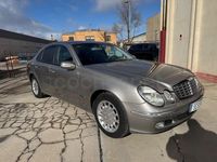 Usado Mercedes E270 Elegance 177 CV (130 kW) 2003 Gris / plata Berlina